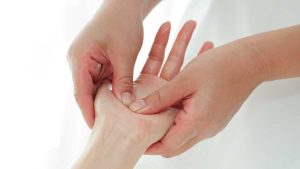 Xoa bóp có tác dụng tốt đối với việc giảm đau nhức xương khớp