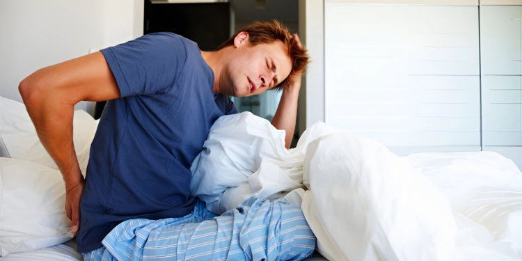 Đau lưng khi nằm ngửa: Nguyên nhân, triệu chứng và cách điều trị