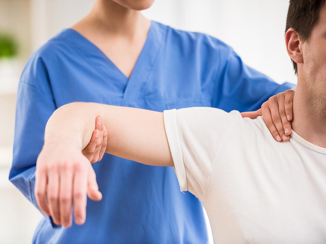 Bị đau bả vai phải không phải là một loại bệnh quá nghiêm trọng